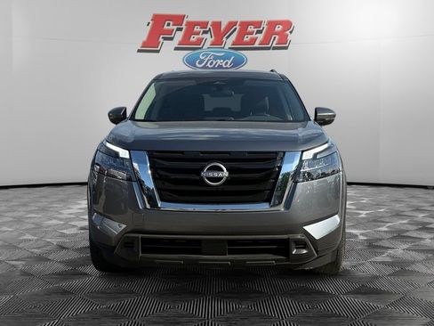 Used 2025 Nissan Pathfinder SV AWD/4WD image 8