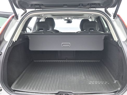 Used 2023 Volvo XC60 B5 Plus w/ Climate Package image 13