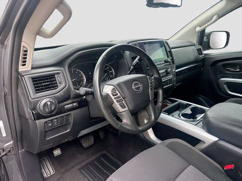 Used 2024 Nissan Titan SV w/ SV Convenience Package AWD/4WD image 9