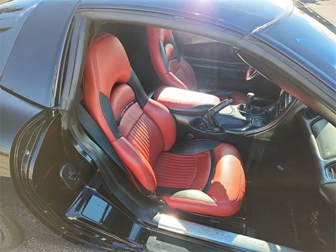 Used 2004 Chevrolet Corvette Coupe image 22