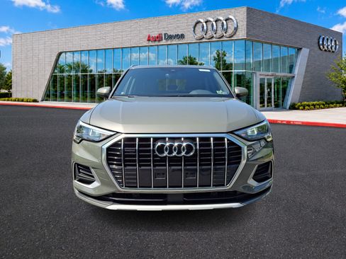 Used 2021 Audi Q3 2.0T Premium w/ Convenience Package AWD/4WD image 2