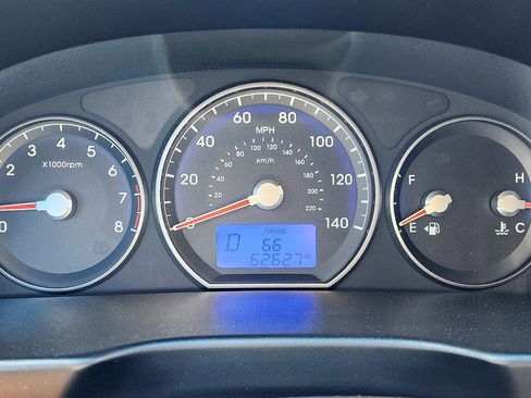Used 2012 Hyundai Santa Fe SE FWD image 14