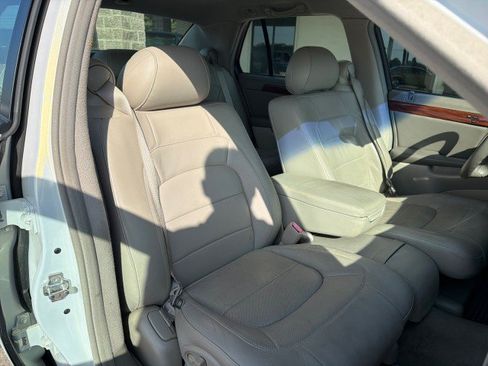 Used 2005 Cadillac De Ville w/ Equipment Group FWD image 21