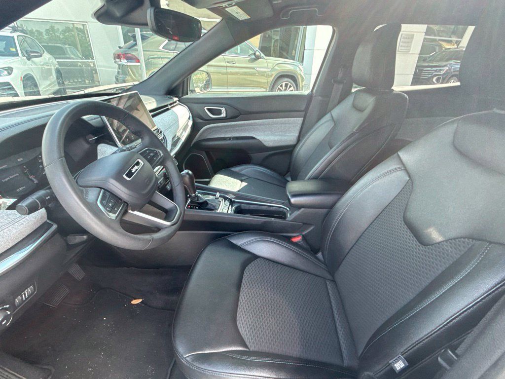 Used 2024 Jeep Compass Latitude AWD/4WD image 13