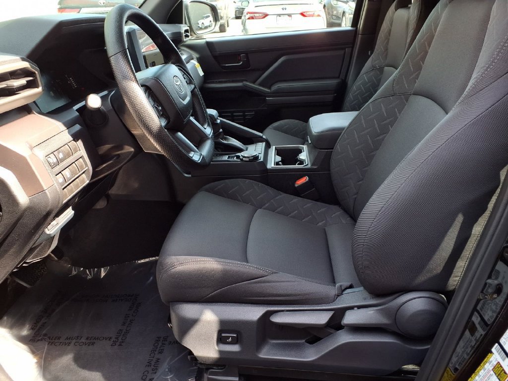 Certified 2025 Toyota Tacoma SR5 AWD/4WD image 17