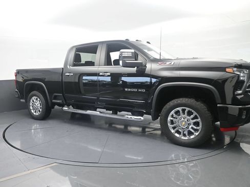 Used 2025 Chevrolet Silverado 2500 LT w/ Z71 Chrome Sport Edition AWD/4WD image 8