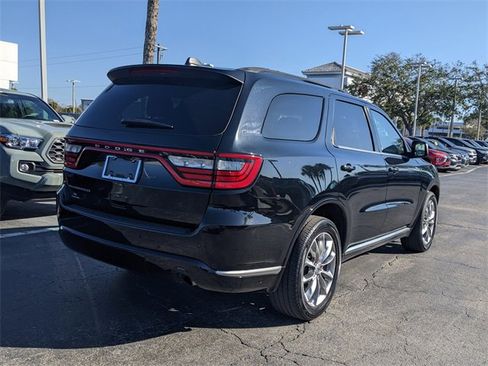 Certified 2022 Dodge Durango SXT w/ Anodized Platinum Package image 4