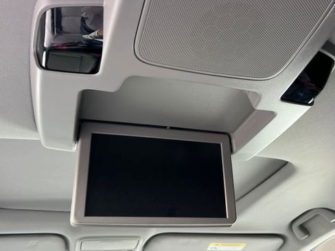 Used 2022 Honda Odyssey Elite image 16