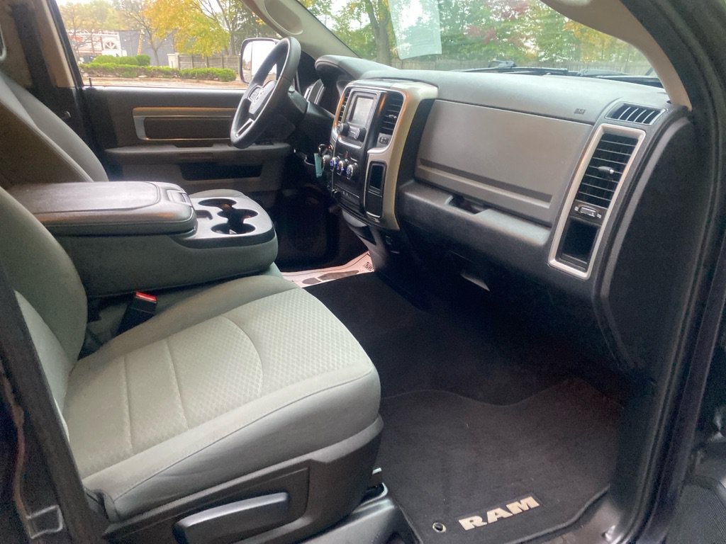 Used 2016 RAM 1500 Classic SLT AWD/4WD image 24