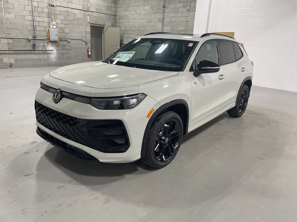 New 2026 Volkswagen Tiguan SE R-Line AWD/4WD image 1