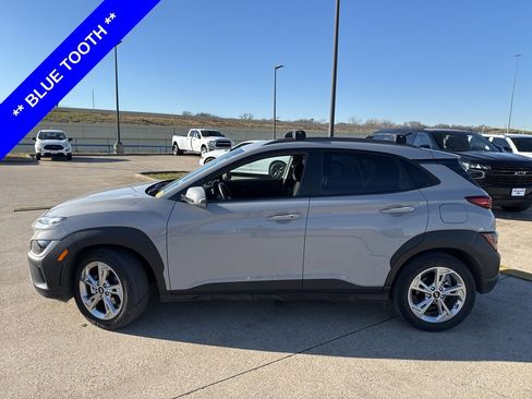 Used 2023 Hyundai Kona SEL image 3