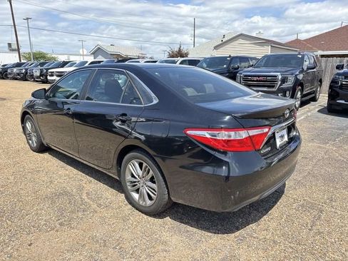 Used 2016 Toyota Camry SE image 9