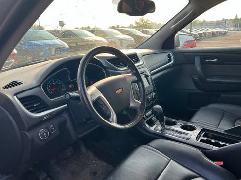 Used 2017 Chevrolet Traverse LT AWD/4WD image 2