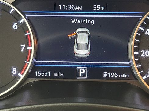 Used 2023 Nissan Sentra SR w/ SR Premium Package FWD image 24