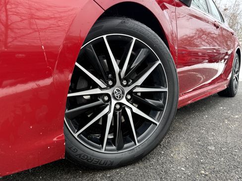 Used 2021 Toyota Camry SE image 4