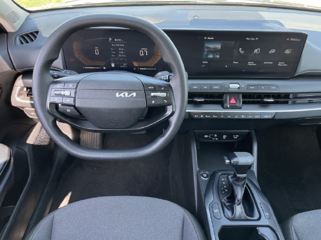 Used 2025 Kia K4 FWD image 10