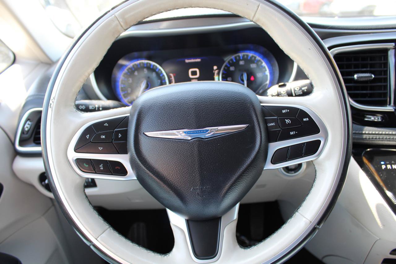 Used 2019 Chrysler Pacifica Limited FWD image 15