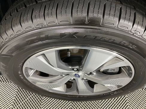 Used 2022 Subaru Ascent Premium w/ Convenience Package image 10