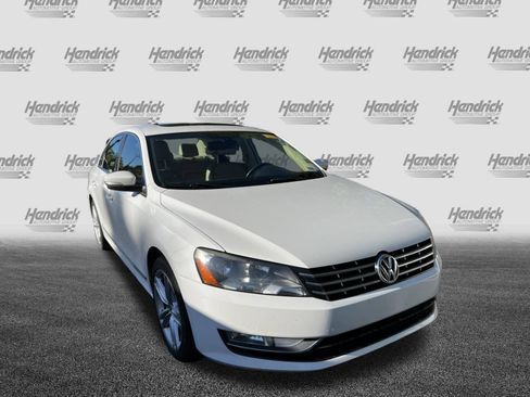 Used 2014 Volkswagen Passat TDI SEL Premium image 2