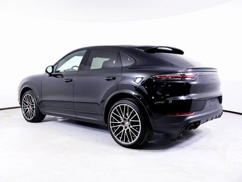 Certified 2023 Porsche Cayenne Coupe image 3