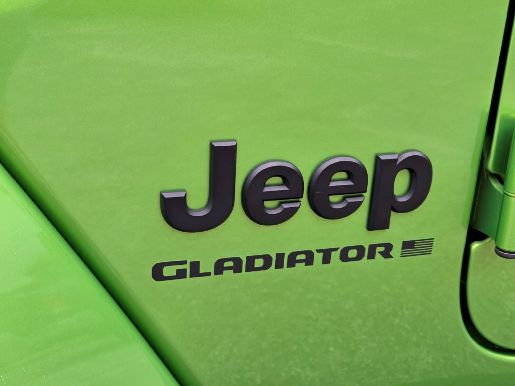 Certified 2025 Jeep Gladiator Sport AWD/4WD image 12