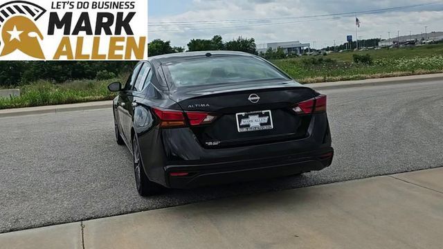 Used 2025 Nissan Altima 2.5 SV FWD image 7