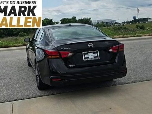 Used 2025 Nissan Altima 2.5 SV FWD image 7