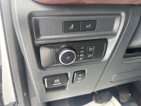 Used 2022 Ford Expedition Max Limited image 12