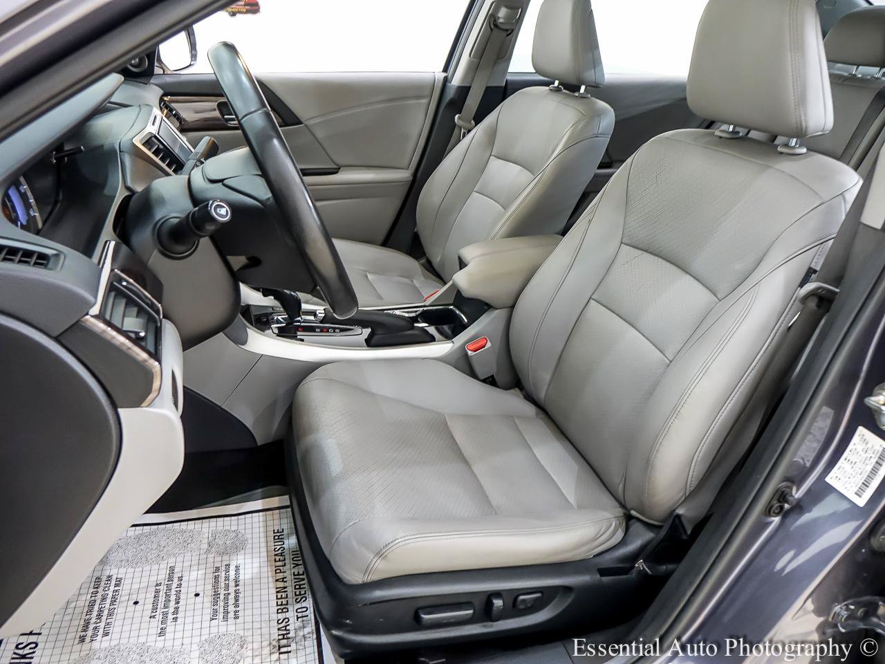 Used 2017 Honda Accord Touring image 13