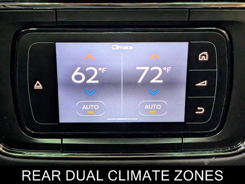 Used 2018 Bentley Bentayga AWD/4WD image 20
