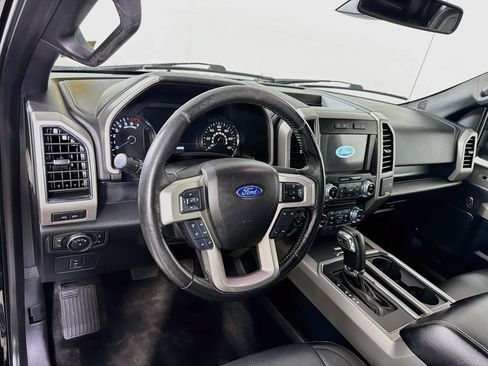 Used 2017 Ford F150 Lariat w/ Equipment Group 502A Luxury AWD/4WD image 10