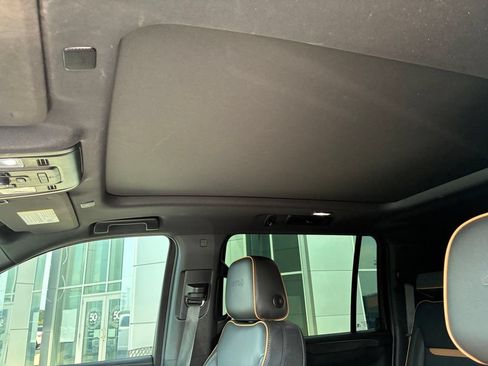 Used 2023 GMC Yukon XL AT4 w/ Technology Package AWD/4WD image 19