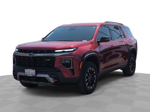 Certified 2025 Chevrolet Traverse Z71 AWD/4WD image 1
