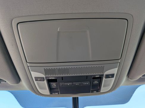 Used 2016 Acura TLX image 26