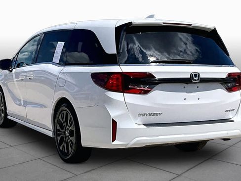 Used 2025 Honda Odyssey Sport-L image 12