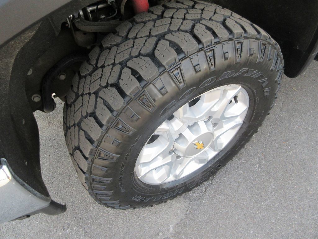 Certified 2022 Chevrolet Silverado 2500 LT w/ Convenience Package AWD/4WD image 16