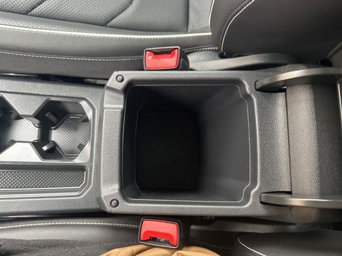 Certified 2022 Volkswagen Tiguan SEL R-Line image 30