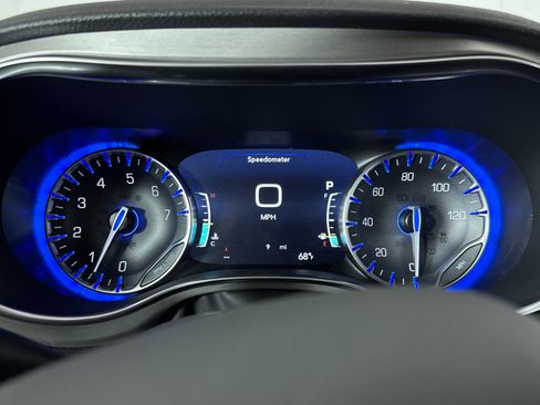 New 2026 Chrysler Pacifica Pinnacle image 10