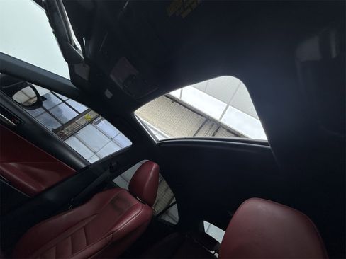 Used 2018 Lexus IS 350 image 35