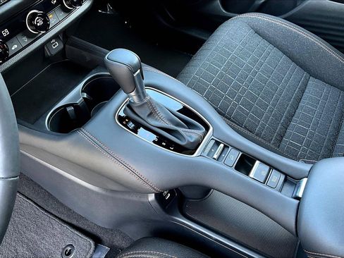 Used 2024 Honda HR-V Sport image 19