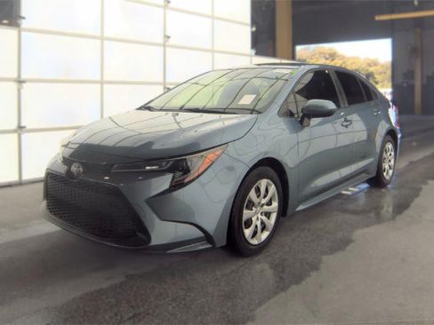 Used 2020 Toyota Corolla LE FWD image 1