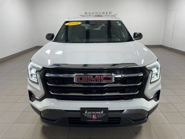 Used 2025 GMC Terrain Elevation AWD/4WD image 2