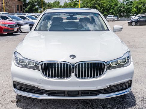 Used 2019 BMW 740i RWD image 2