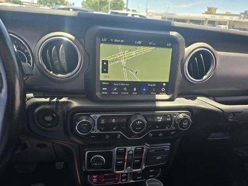 Used 2022 Jeep Gladiator Rubicon w/ LED Lighting Group AWD/4WD image 15