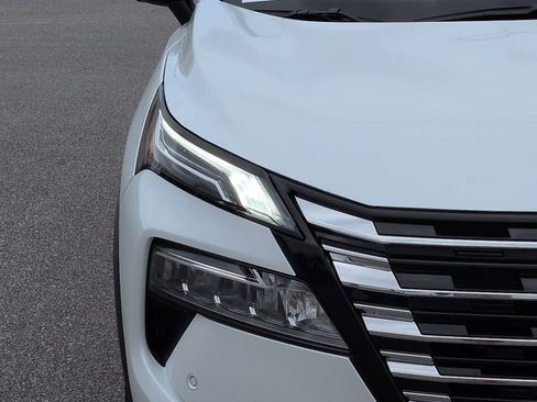 New 2026 Nissan Rogue Platinum image 11