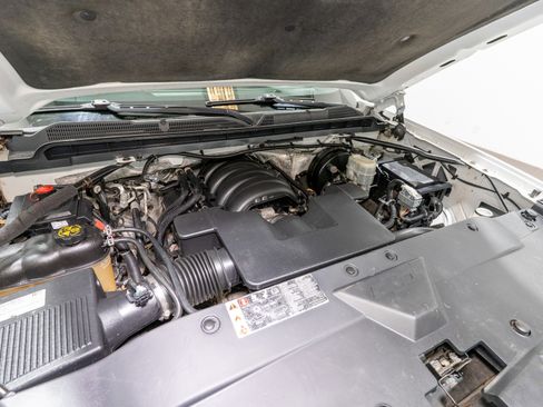 Used 2017 Chevrolet Silverado 1500 LT AWD/4WD image 29