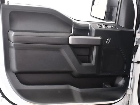 Used 2019 Ford F150 XLT w/ Equipment Group 302A Luxury AWD/4WD image 25