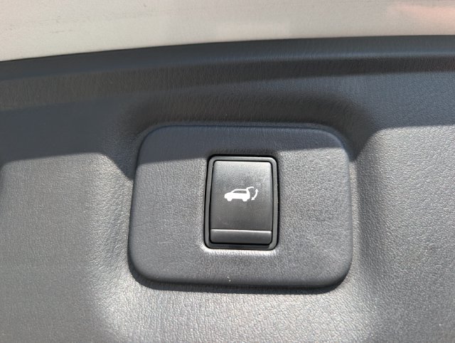 Used 2017 INFINITI QX60 FWD w/ Deluxe Technology Package image 15
