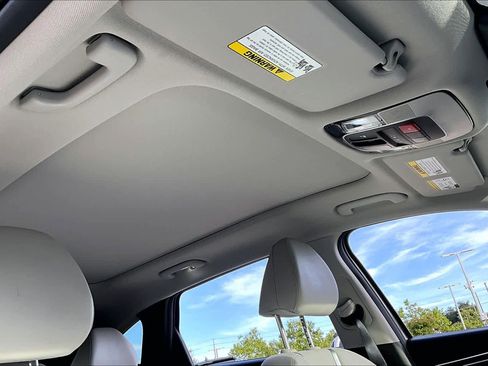 Used 2024 Hyundai Tucson Limited image 13