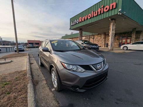 Used 2019 Nissan Rogue Sport SV image 1